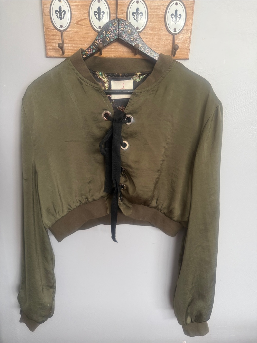 Native Rose Olive Green Lace-Up Cropped Bomber Jacket - Size 10